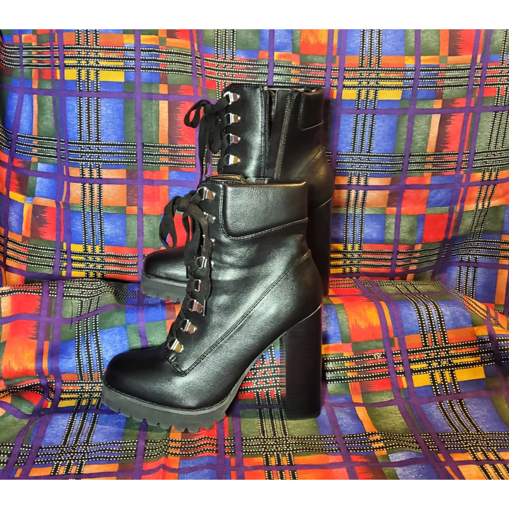 STEVE MADDEN HEELS, BOOTS 7.5 - Picture 1 of 8